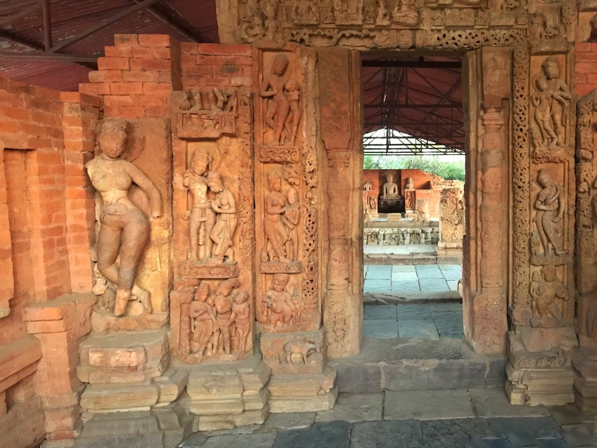 Teevardwo: a bhuddhist monastery. The main gate